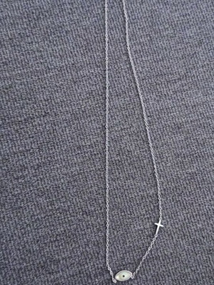Olive necklace with eye and cross like new, silver