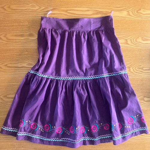 Vintage purple ethnic skirt with embroidered flowers size L like new