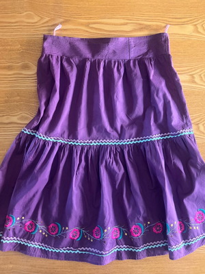 Vintage purple ethnic skirt with embroidered flowers size L like new