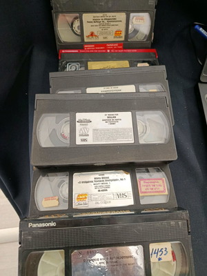 Children's VHS tapes used, lot of 7 without cases