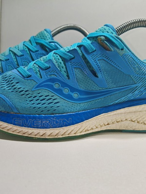 Αυθεντικά παπούτσια Saucony Hurricane ISO 5 μεταχειρισμένα, μέγεθος 39