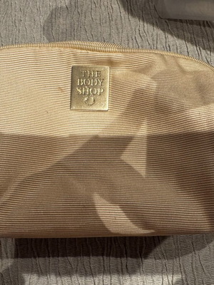 Toiletry bag like new, beige