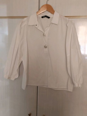 Zara white shirt like new with jewel buttons
