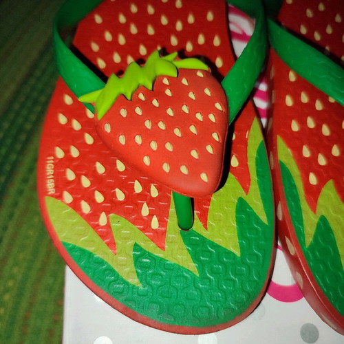 Ipanema sandals size 31-32 like new, red and green