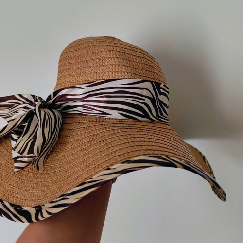 Straw hat like new with ribbon, beige and brown