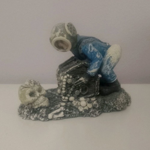 Aquarium decorations like new, set of 4 pieces