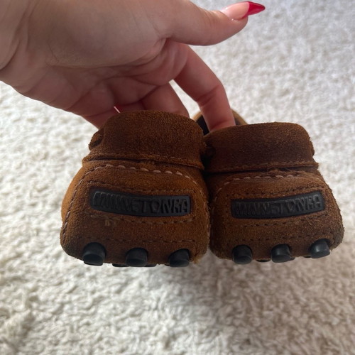 Minnetonka brown suede moccasins used, size 40