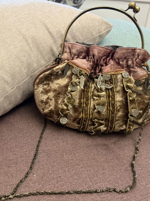 Axel pouch bag like new with additional shoulder strap green and purple
