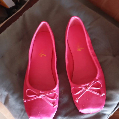 Ballerinas like new, silk quality, size 37, red and pink