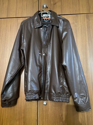Leather jacket brown new, size Large