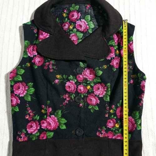 Vintage vest tailor-made in excellent condition