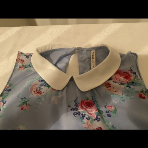 Stradivarius Sleeveless Floral Blouse with White Peter Pan Collar Size S like new