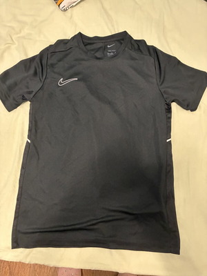 Nike μαύρο παιδικό T-shirt, μέγεθος 158-170 εκ.