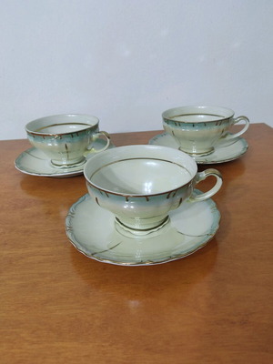 Porcelain cups like new, set of 3, with saucers, green shade