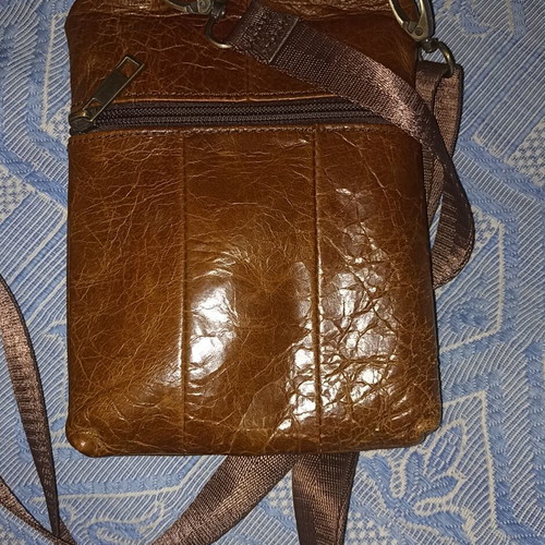 Crossbody bag like new, brown, synthetic leather with magnetic clasp