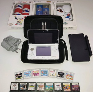 Nintendo 3DS & πολλά extras!!