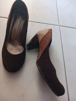 Guy Laroche καφέ δερμάτινες γόβες σαν καινούργιες