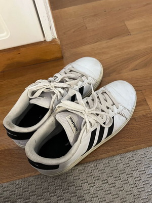 Adidas Grand Court shoes used, size 39, black and white