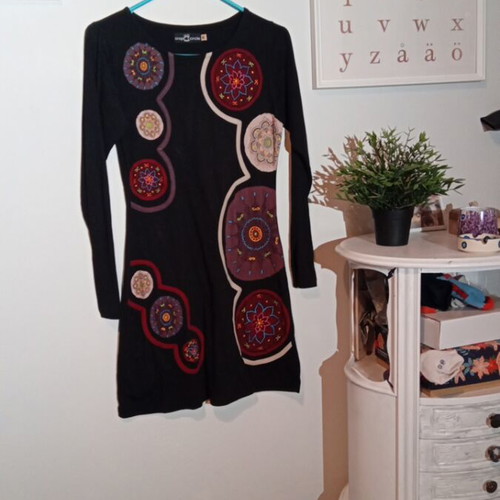 Makó dress M like new, black Crop circle