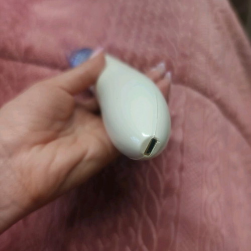 Facial cleansing device like new, rechargeable