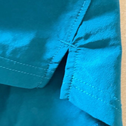 Under Armour shorts boy size M like new, green turquoise