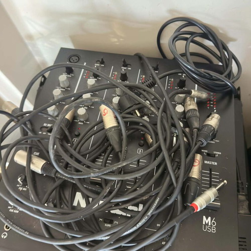 Numark M6 USB professional sound system like new