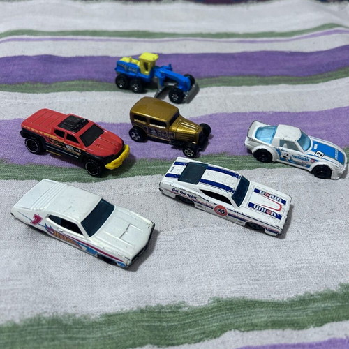 Hotwheels collection of 25 used toy cars