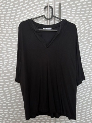 Zara men's t-shirt like new, size L, black