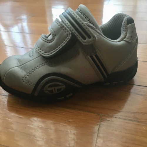 Sergio Tacchini kids sports shoes used, size 22