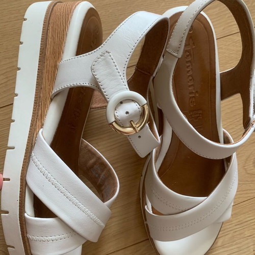 Tamaris white leather platform sandals like new, size 40