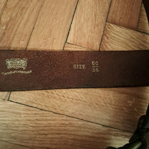 Levi's vintage full grain leather belt like new, brown, size 90