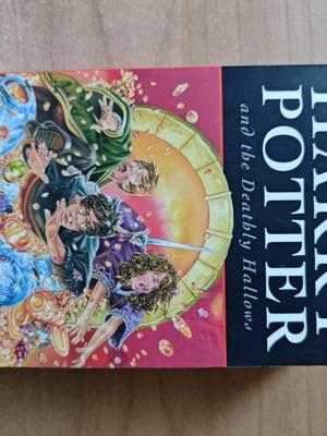 Harry Potter and the Deathly Hallows book