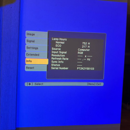 Epson EB-W02 WXGA 3LCD projector used, bright image, manual zoom