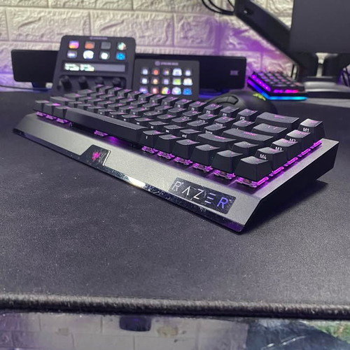 Razer BlackWidow V3 Mini wireless gaming mechanical keyboard 65% like new
