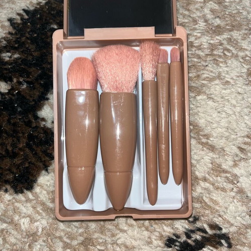 Makeup brush set with mirror new in practical case
