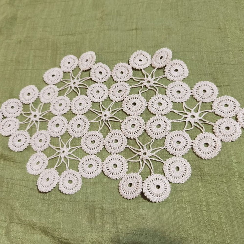 Crochet square placemat like new
