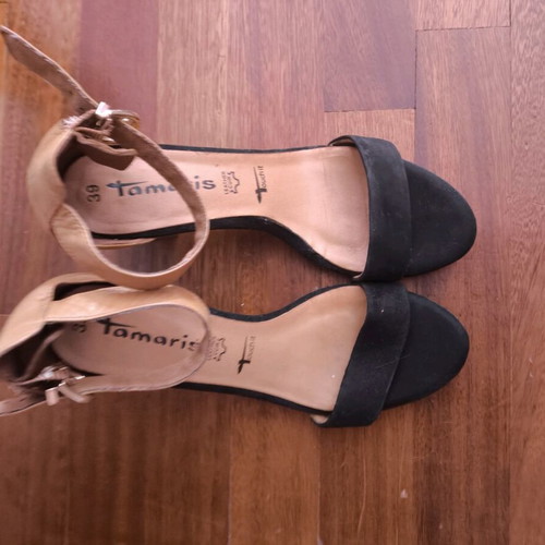 Tamaris sandals size 39 like new, black, with heel