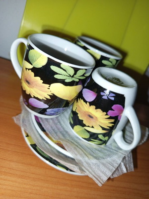 Porcelain coffee set new, 4 cups and 4 saucers