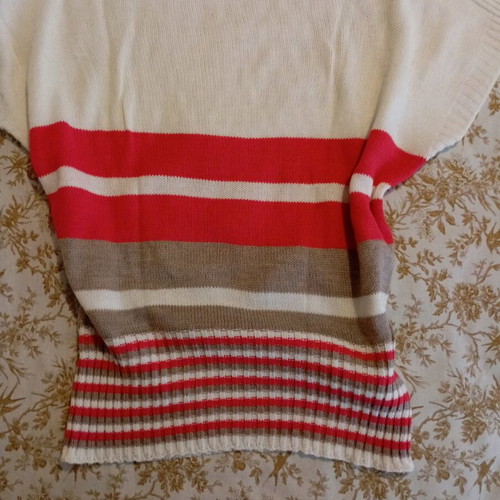 Knitted blouse with stripes like new, size M, beige and red