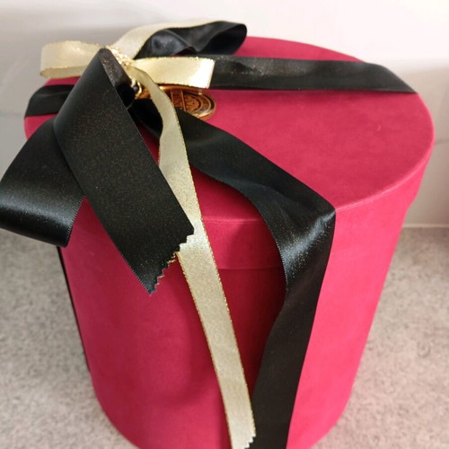 Hatbox used with velvet texture