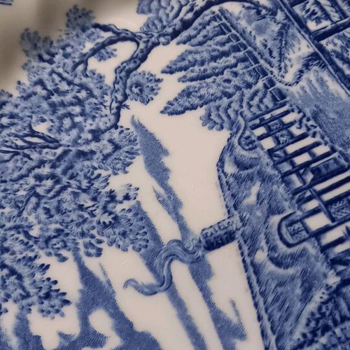 Churchill plate used with chip, decorative