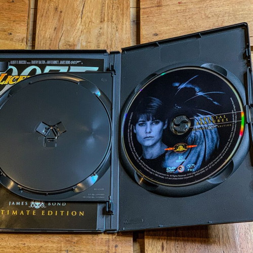 James Bond 007 Licence to Kill Ultimate Edition 2-Disc DVD like new