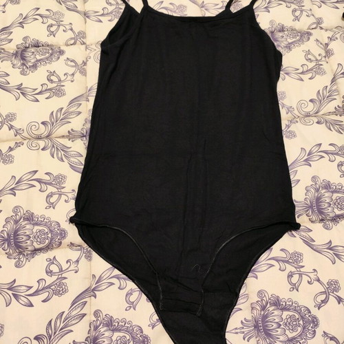 Black cotton bodysuits size M like new, pack of 5 pieces