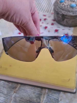 Γυαλιά ηλίου Dolce & Gabbana σαν καινούργια με μπλε φακούς