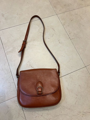Louis Vuitton Saint Cloud bag in Epi leather used