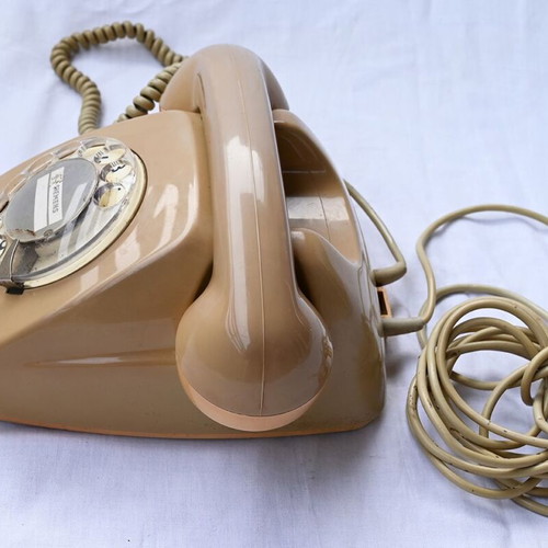 Siemens-FeTAp 611-2 tabletop telephone used, 1970s vintage