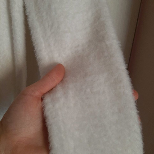 Fuzzy sweater new, size M-L, white