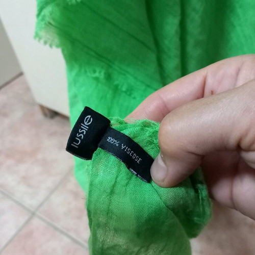 Lussil green scarf-shawl like new 100% viscose