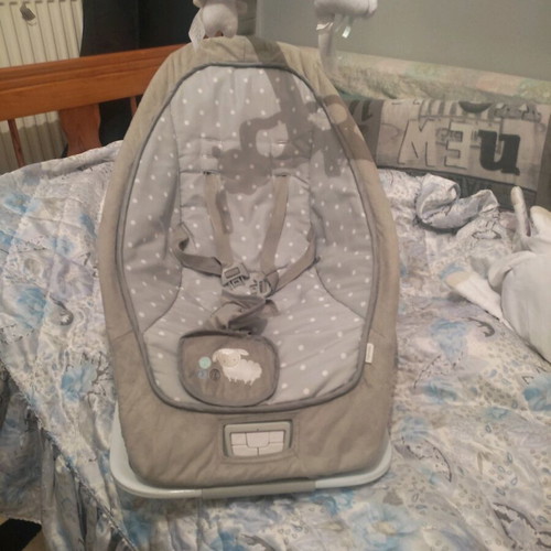 Ingenuity Baby Bouncer Like New With Music And Play