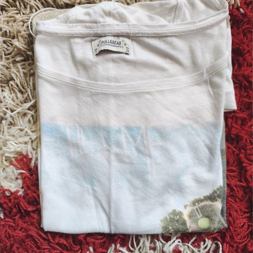 Μπλουζάκι Pull & Bear λευκό σαν καινούργιο με ρομαντική φωτογραφία